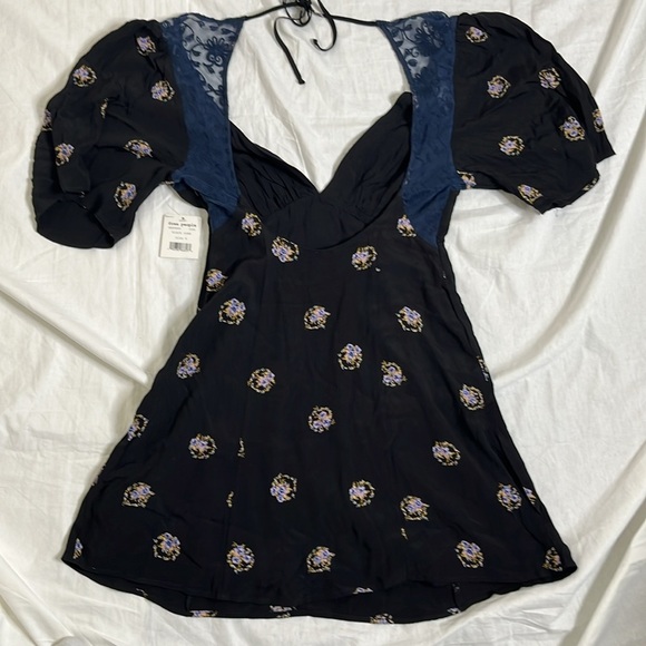 Free People Women's Mockingbird Floral Lace Plunge Mini Dress size 4 Punk Goth - Picture 11 of 15